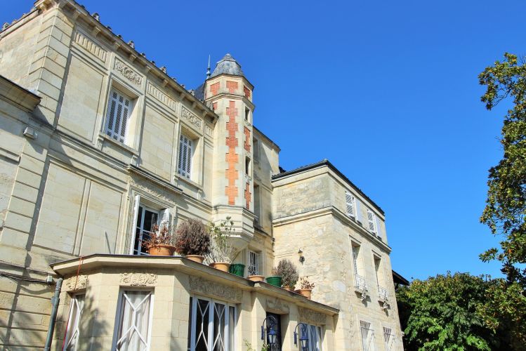 château 14 pièces en vente sur EYSINES (33320)
