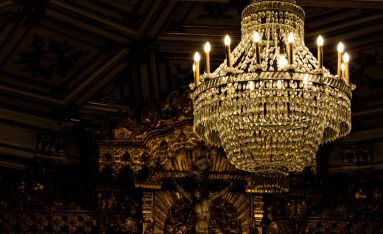Le lustre, objet décoratif et d'ornement en plus d'être fonctionnel